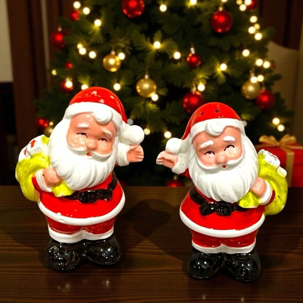 Santa Claus Ceramic Salt & Pepper Shakers 4"  Made in Japan Vintage Christmas